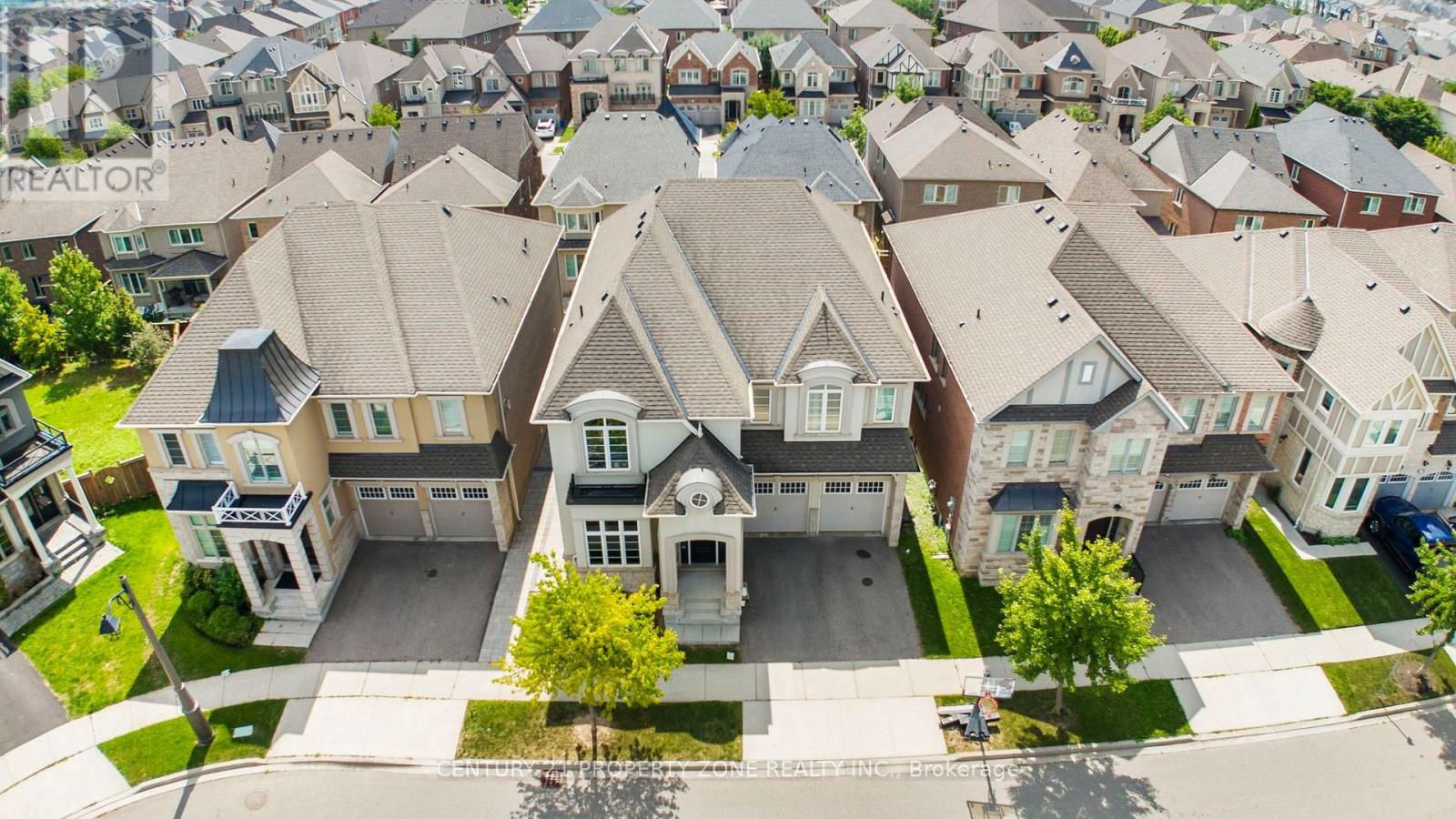174 Mcwilliams Crescent, Oakville, Ontario L6M 0W5 - Photo 2 - W13700982