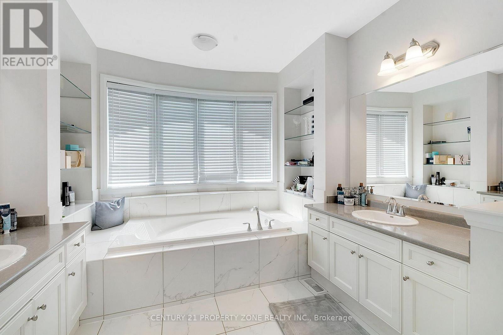 174 Mcwilliams Crescent, Oakville, Ontario L6M 0W5 - Photo 23 - W13700982