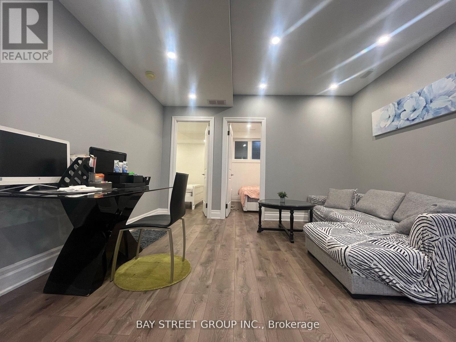 Lower - 1243 Bridge Road, Oakville, Ontario L6L 2C3 - Photo 5 - W13700992