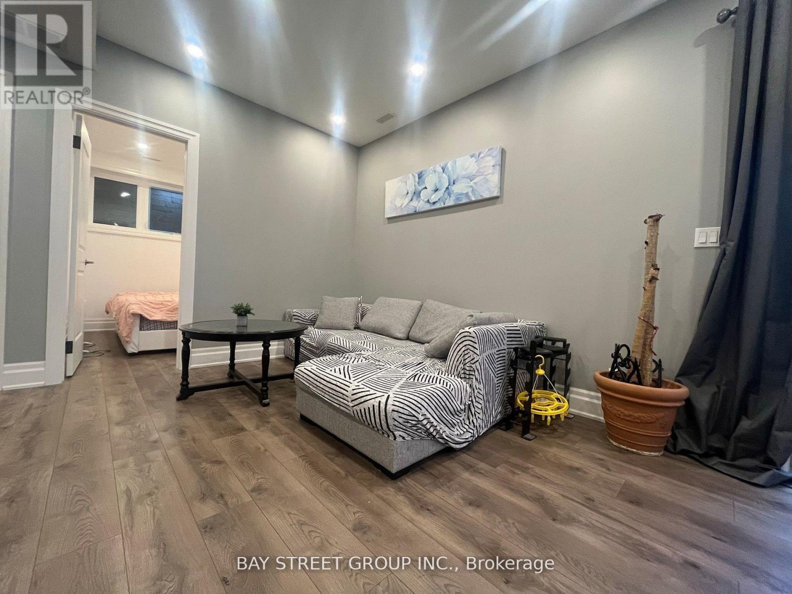 Lower - 1243 Bridge Road, Oakville, Ontario L6L 2C3 - Photo 6 - W13700992