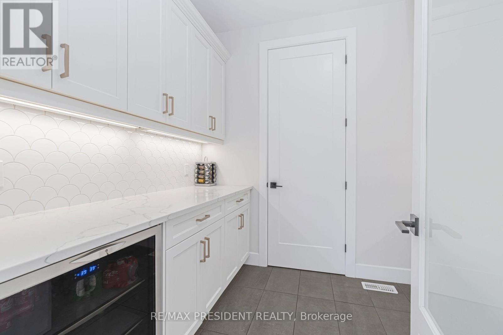 2217 Wateroak Drive, London North, Ontario  N6G 5B4 - Photo 39 - X13700812