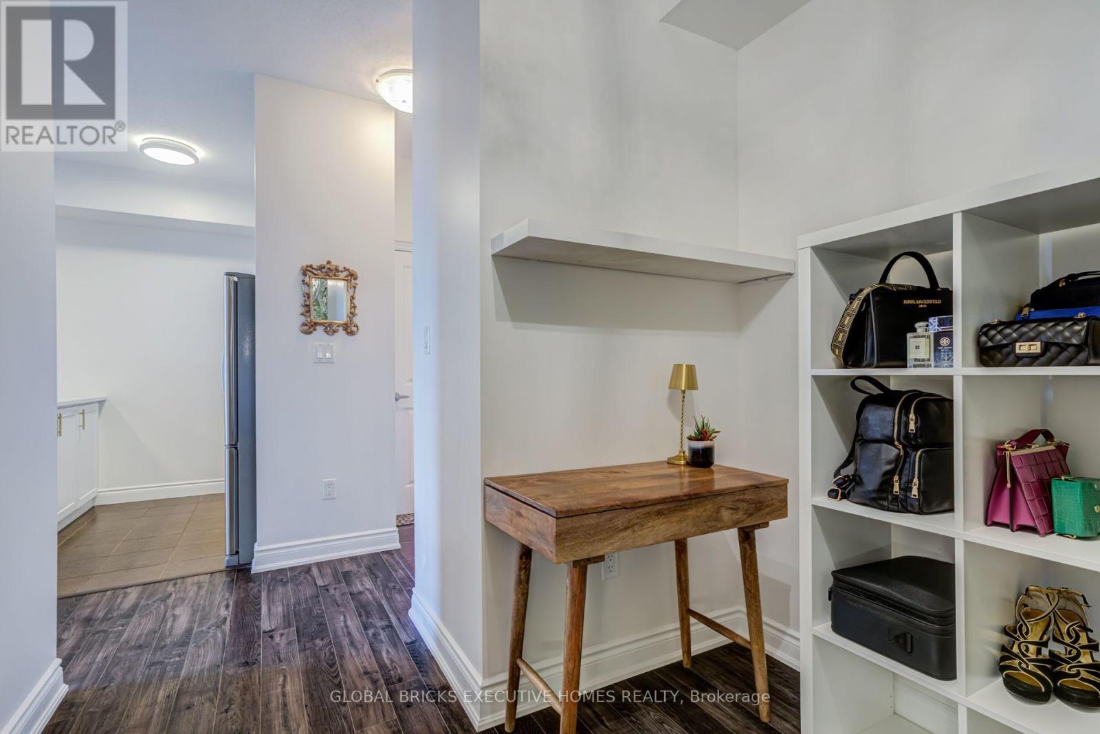 #106 - 35 Southshore Crescent, Hamilton, Ontario  L8E 0J2 - Photo 4 - X13700860