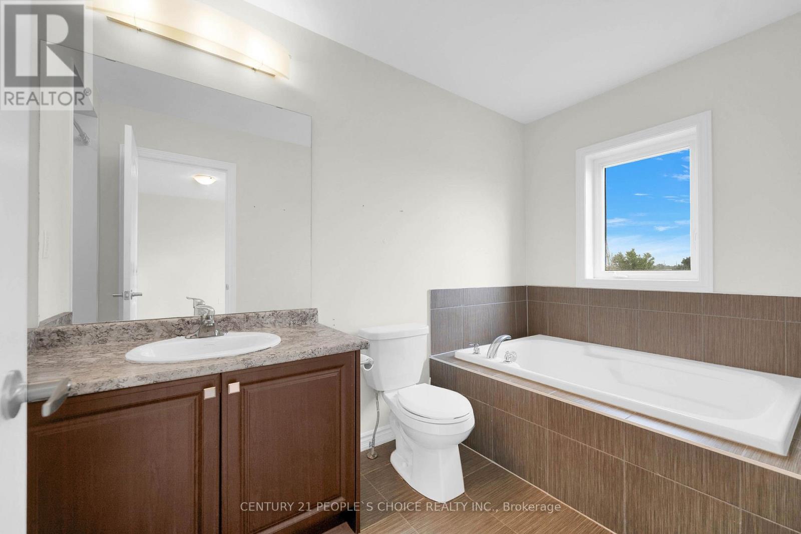 216 Explorer Way, Thorold, Ontario L2V 0K2 - Photo 25 - X13700866