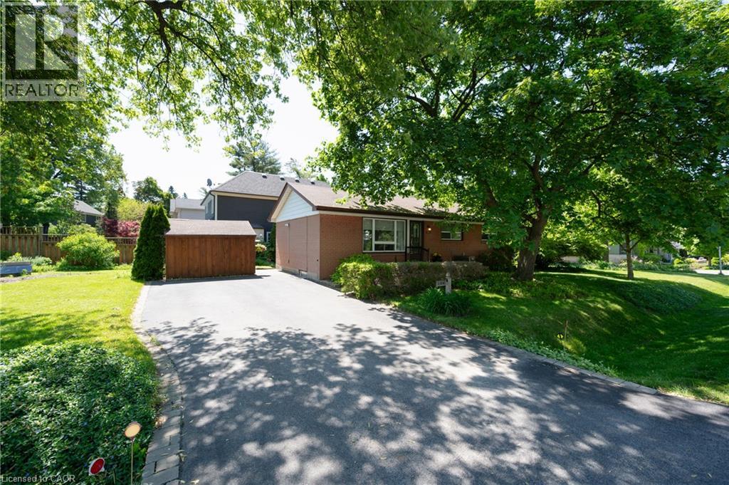 1304 AVON Crescent, Oakville, Ontario