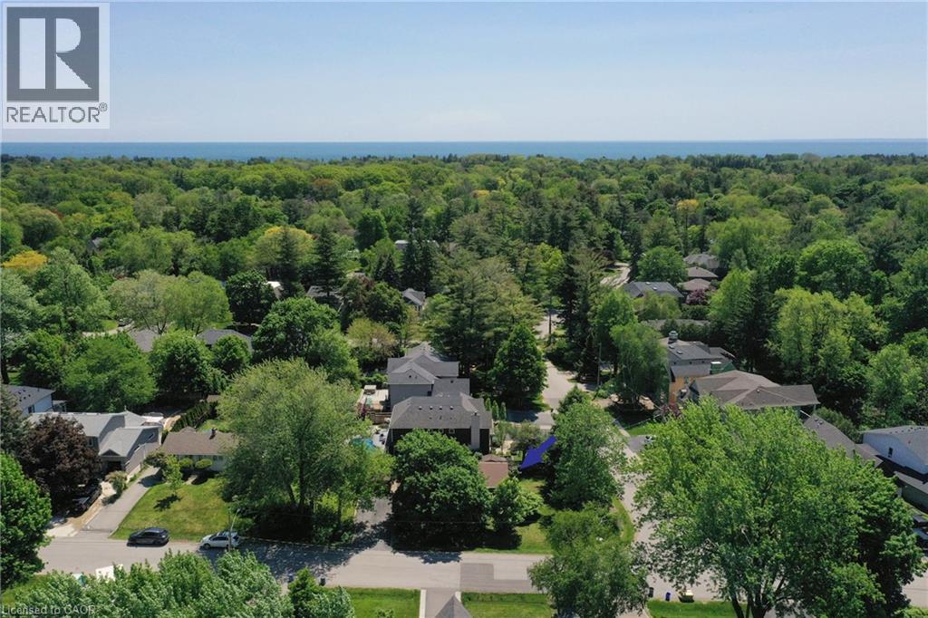 1304 Avon Crescent, Oakville, Ontario  L6J 2T7 - Photo 2 - 40857201