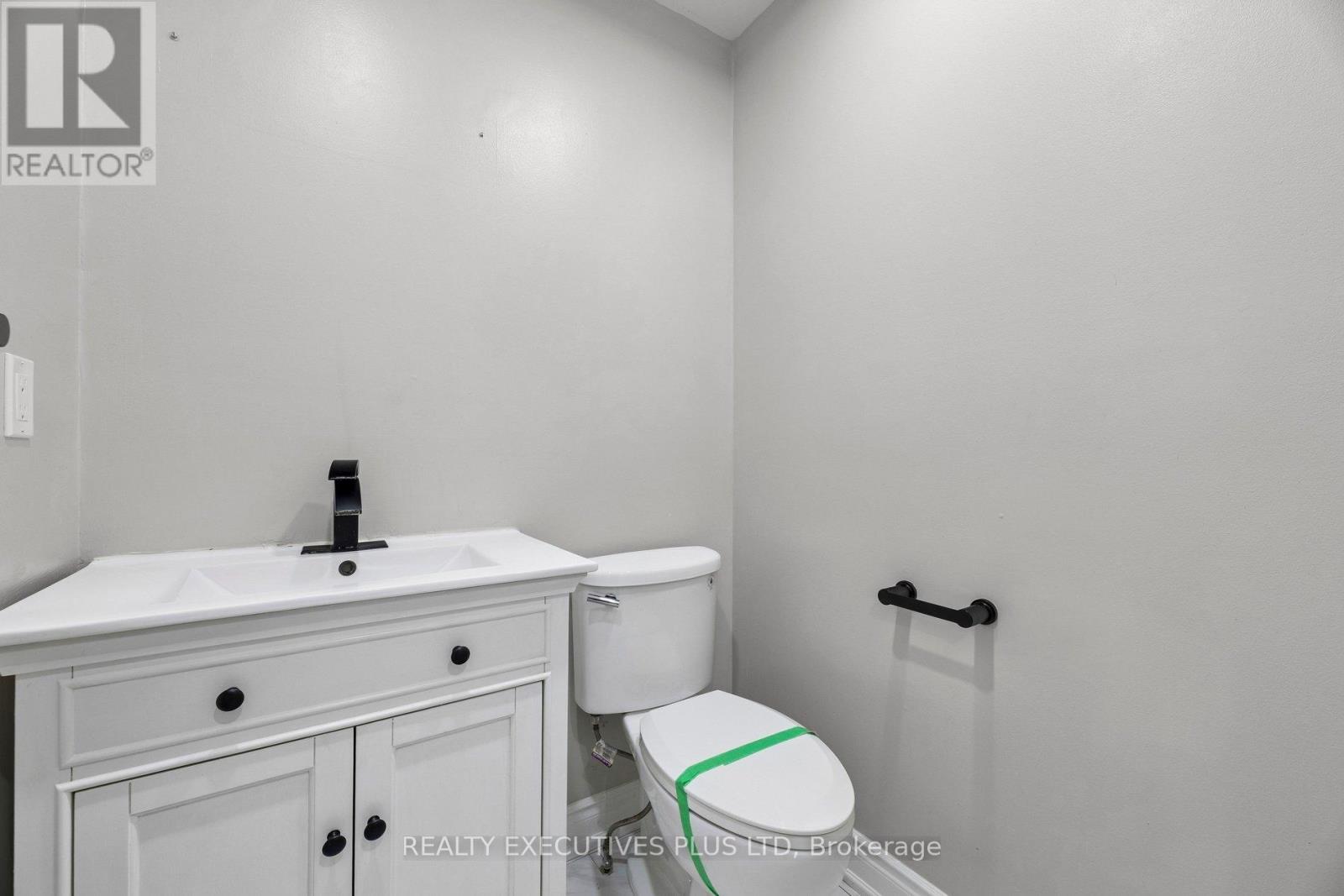 693 Barnes Crescent, Oshawa, Ontario  L1J 8K2 - Photo 23 - E13579782