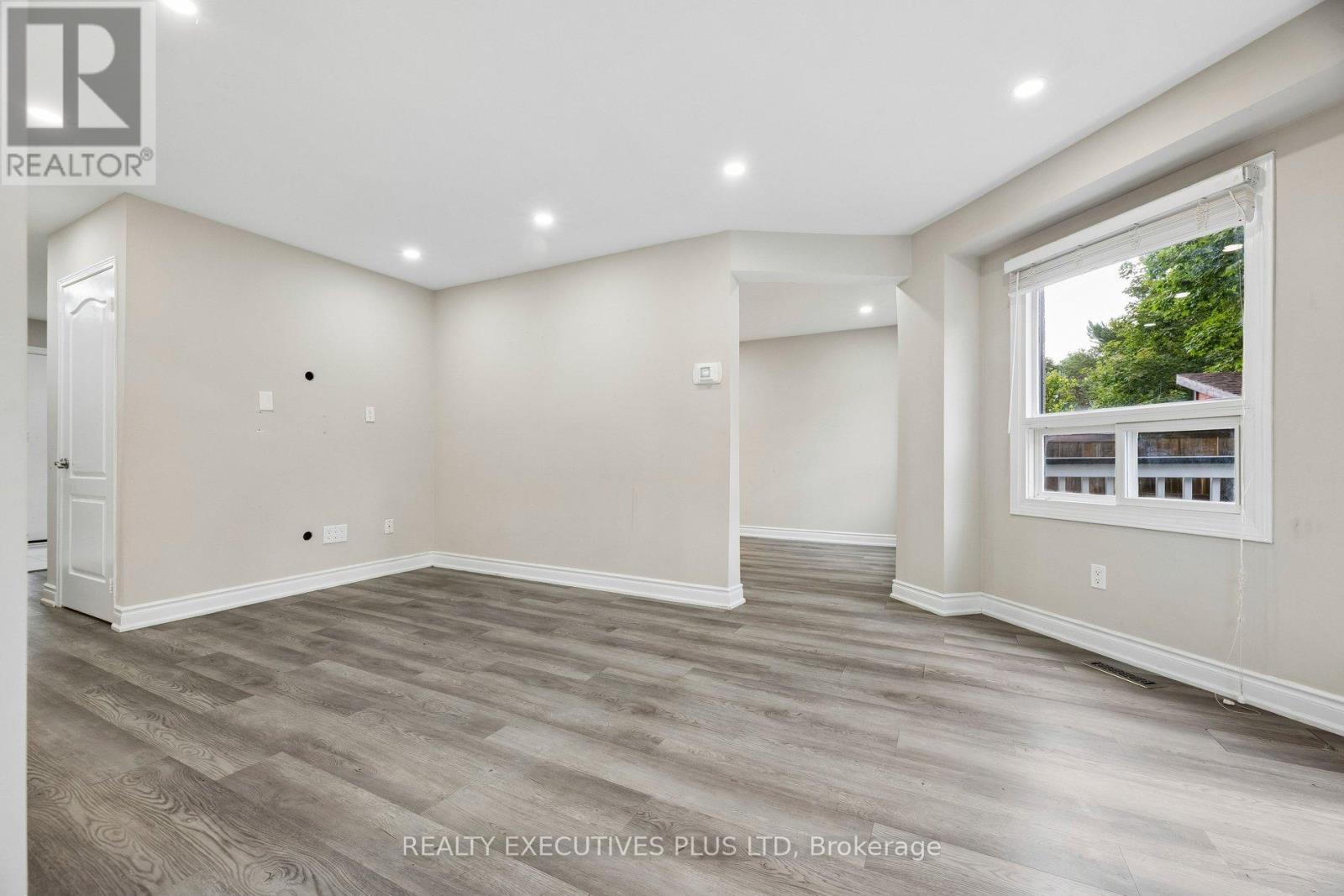 693 Barnes Crescent, Oshawa, Ontario  L1J 8K2 - Photo 12 - E13579782