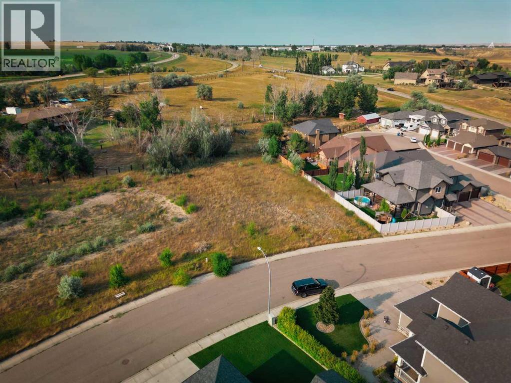 8 Canyon Creek Drive Sw, Medicine Hat, Alberta T1B 0B2 - Photo 2 - A2336679