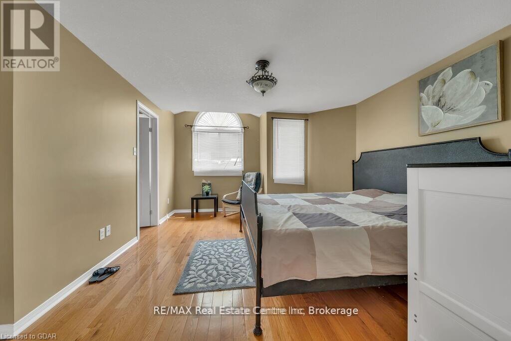 61 Moffatt Lane, Guelph, Ontario  N1G 5E8 - Photo 11 - X13684954