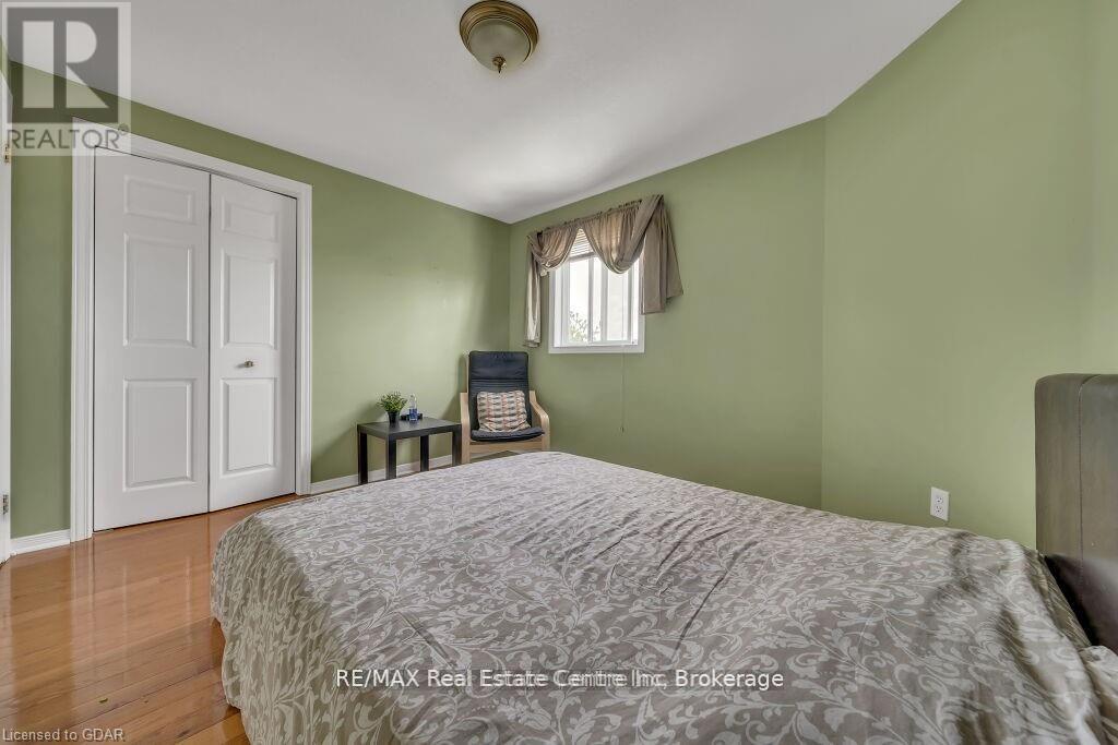 61 Moffatt Lane, Guelph, Ontario  N1G 5E8 - Photo 16 - X13684954
