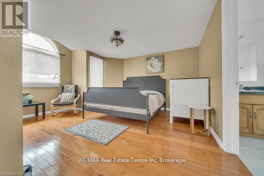 61 Moffatt Lane, Guelph, Ontario  N1G 5E8 - Photo 10 - X13684954