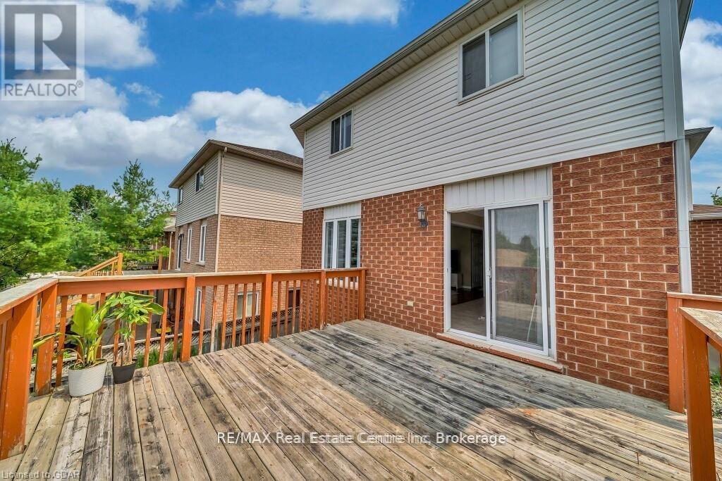 61 Moffatt Lane, Guelph, Ontario  N1G 5E8 - Photo 5 - X13684954