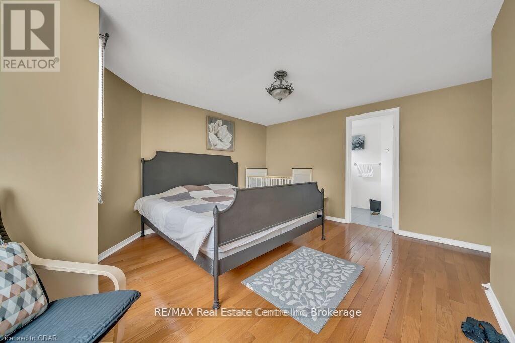 61 Moffatt Lane, Guelph, Ontario  N1G 5E8 - Photo 9 - X13684954