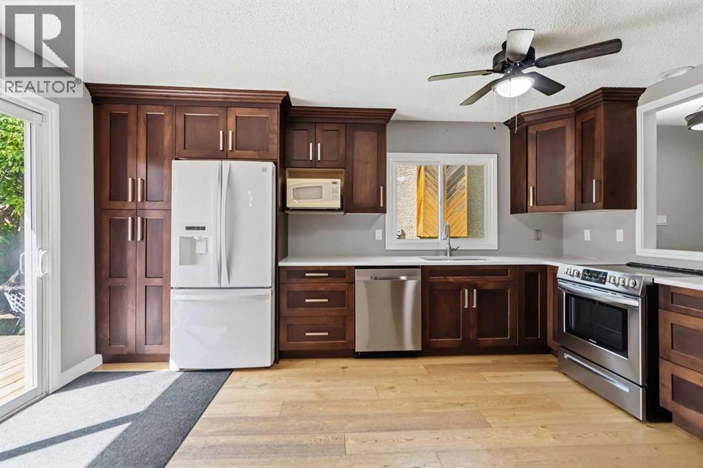 303 Cornwall Drive, Fort Mcmurray, Alberta  T9K 1G7 - Photo 6 - A2323552