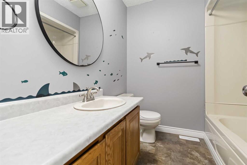 303 Cornwall Drive, Fort Mcmurray, Alberta  T9K 1G7 - Photo 9 - A2323552