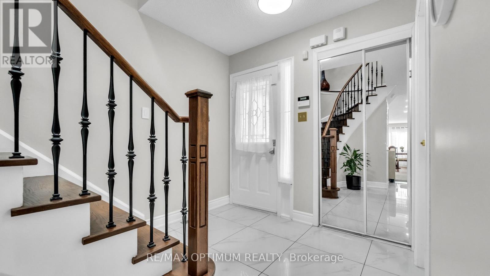79 Gatesgill Street, Brampton, Ontario  L6X 3T1 - Photo 3 - W13691214