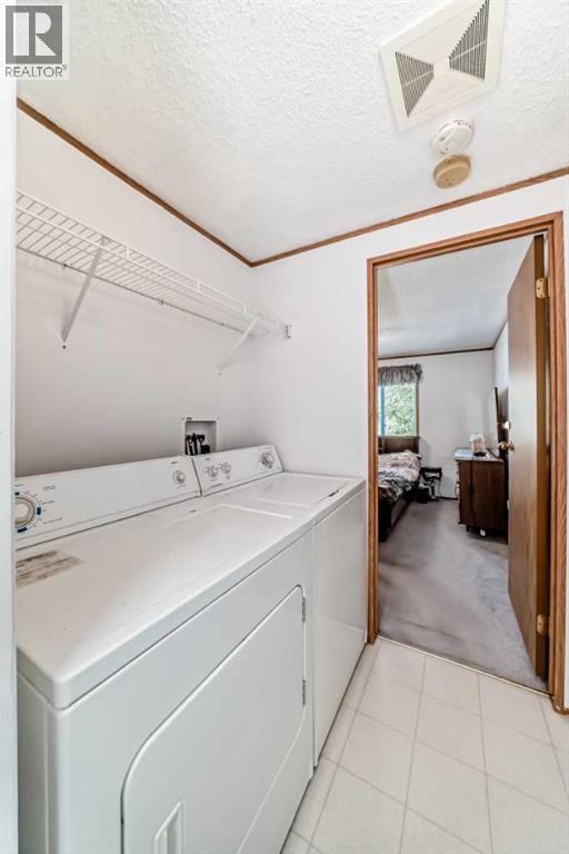 300, 3223 83 Street NW, Calgary, Alberta  T3B 5N7 - Photo 36 - A2319081