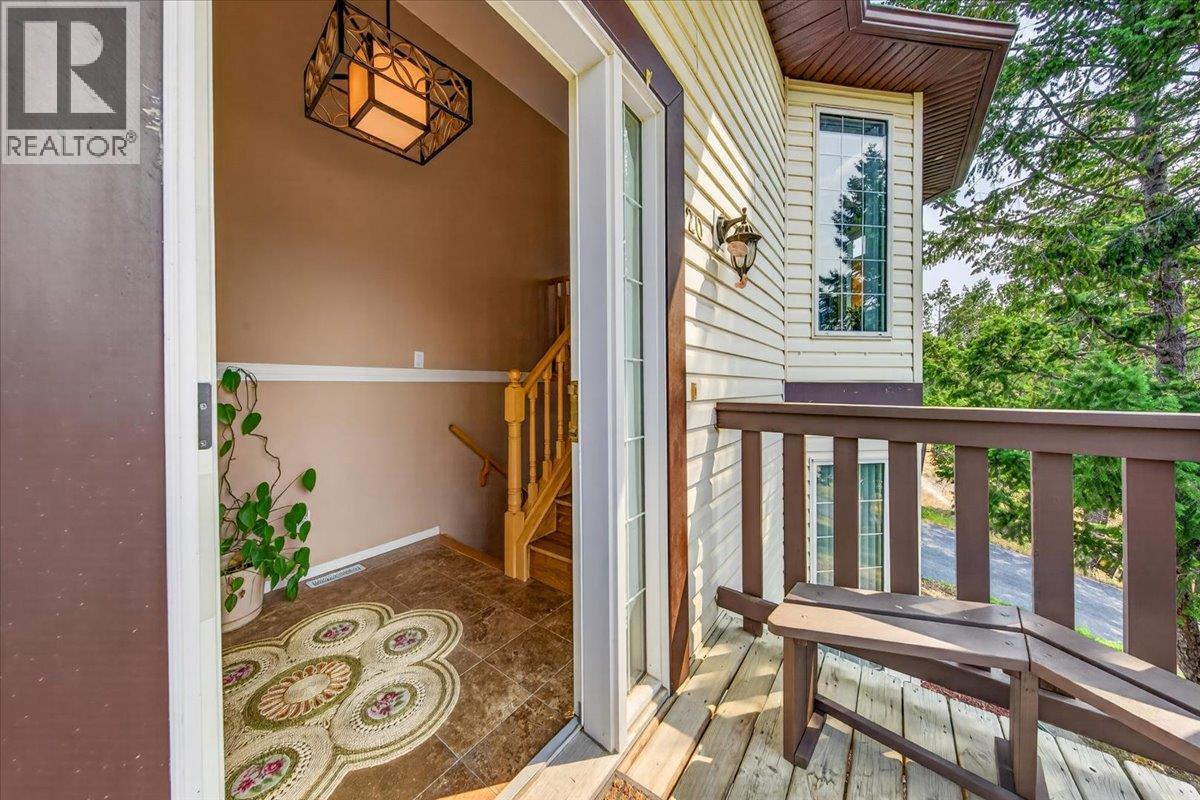 20b Wolf Crescent, Windermere, British Columbia  V0A 1K2 - Photo 2 - 10398446