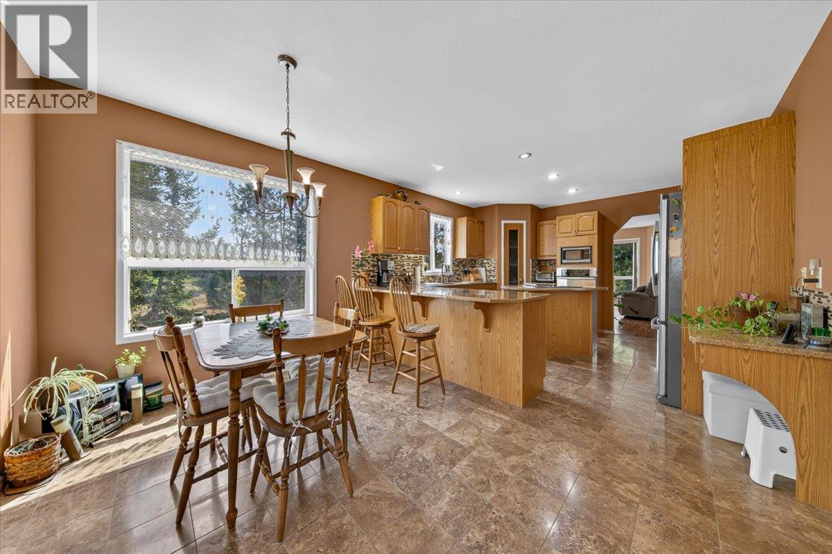 20b Wolf Crescent, Windermere, British Columbia  V0A 1K2 - Photo 11 - 10398446