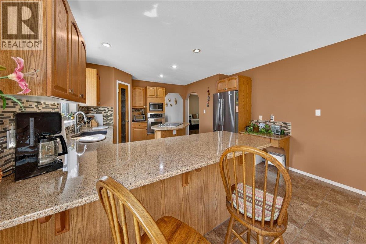 20b Wolf Crescent, Windermere, British Columbia  V0A 1K2 - Photo 8 - 10398446