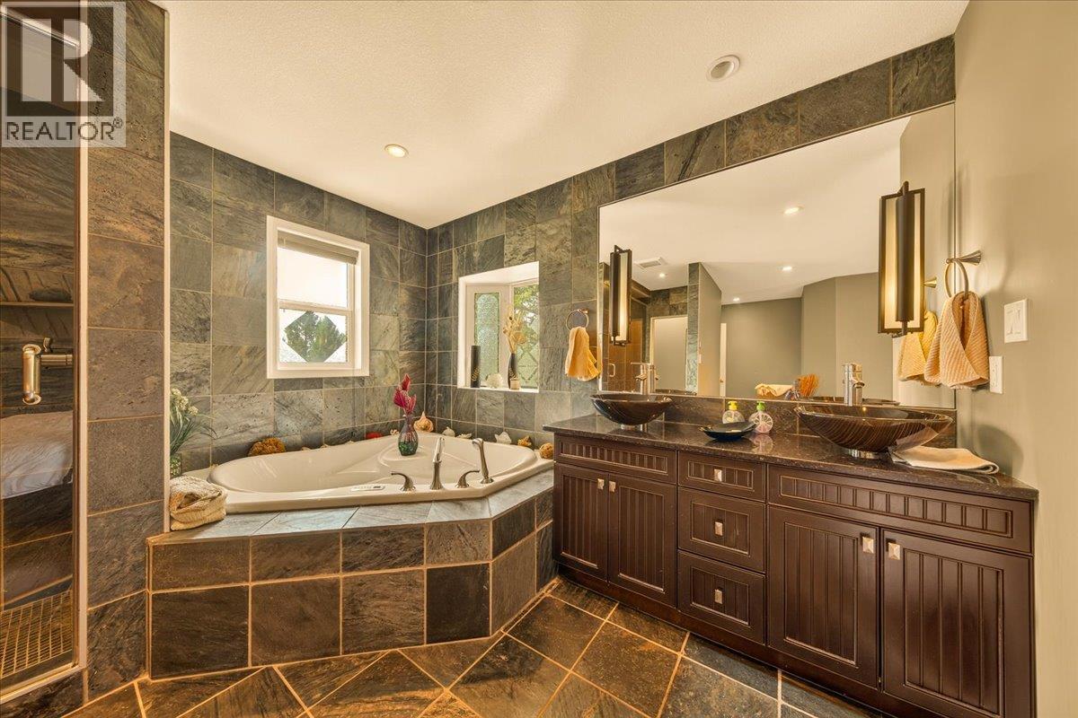 20b Wolf Crescent, Windermere, British Columbia  V0A 1K2 - Photo 19 - 10398446