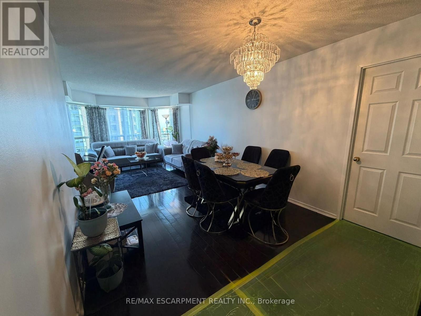 802 - 325 Webb Drive, Mississauga, Ontario  L5B 3Z9 - Photo 9 - W13700832
