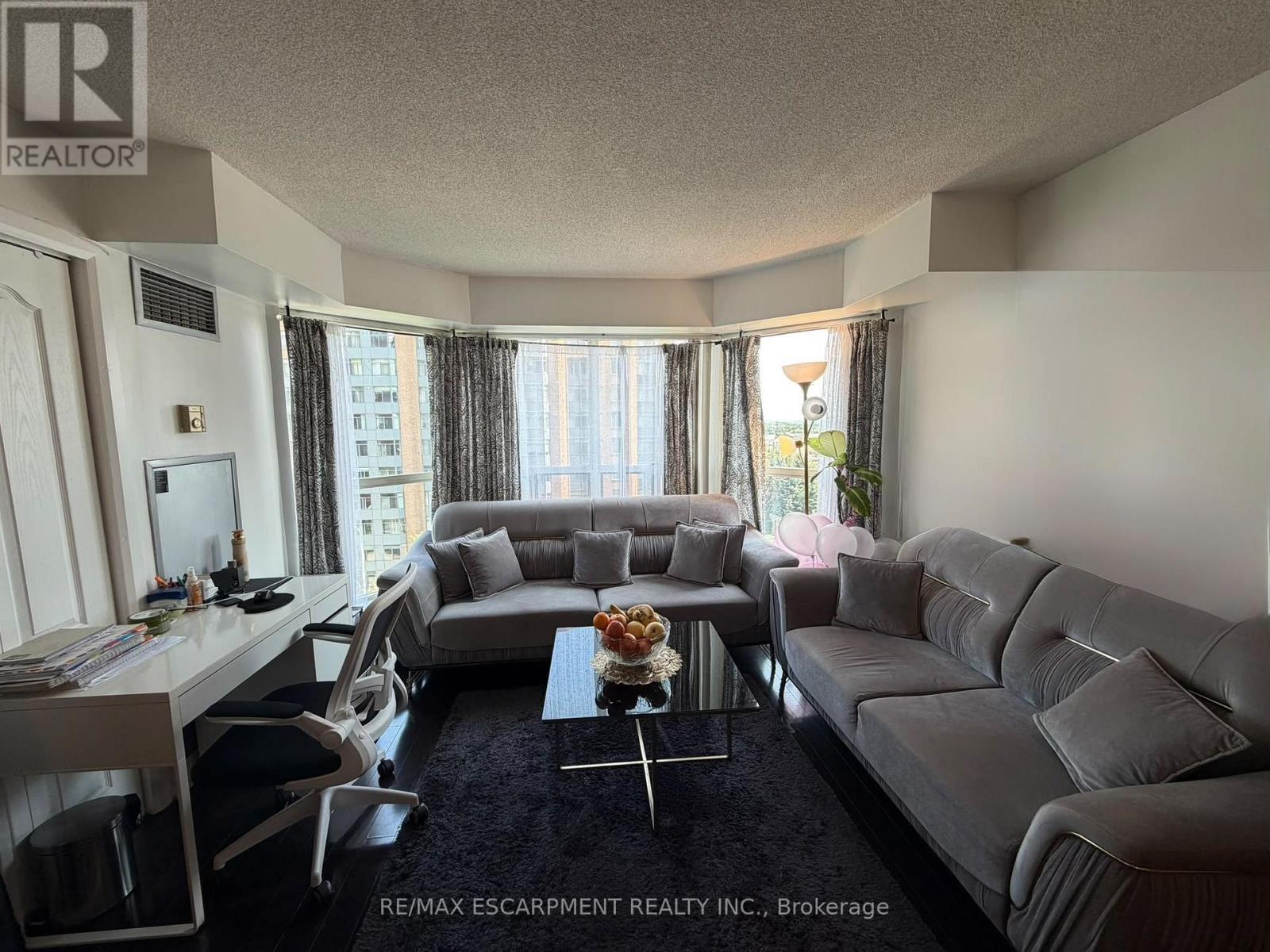 802 - 325 Webb Drive, Mississauga, Ontario  L5B 3Z9 - Photo 7 - W13700832