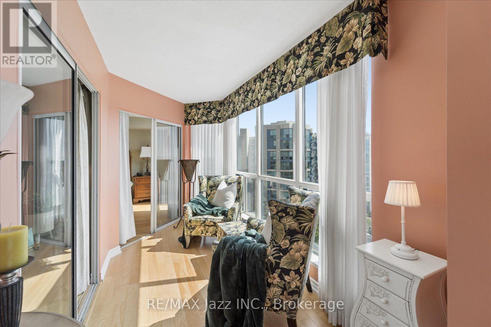 1003 - 360 Watson Street W, Whitby, Ontario  L1H 6P1 - Photo 13 - E13701020