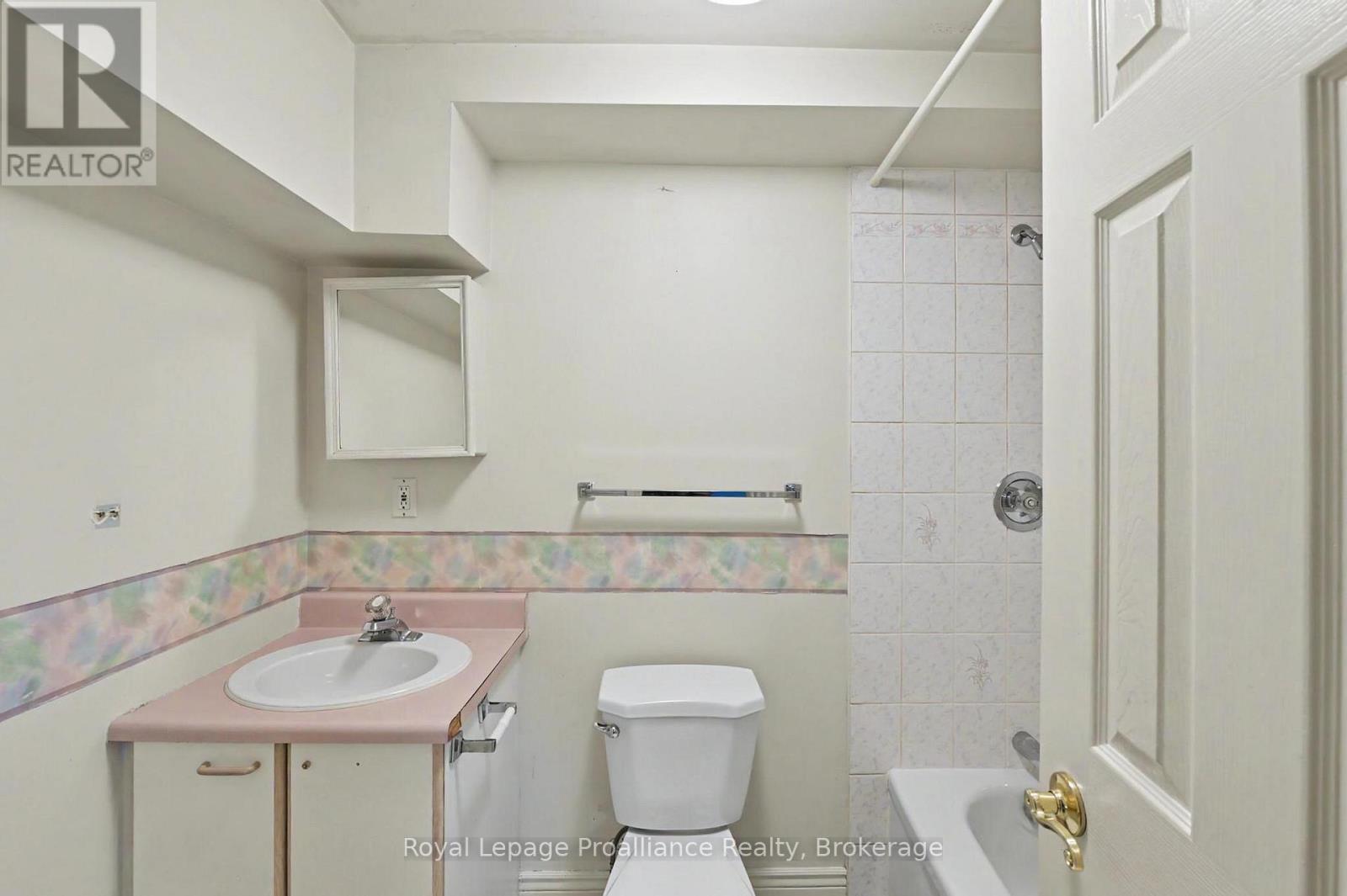201 - 245 Elgin Street W, Cobourg, Ontario  K9A 5M1 - Photo 17 - X13701122