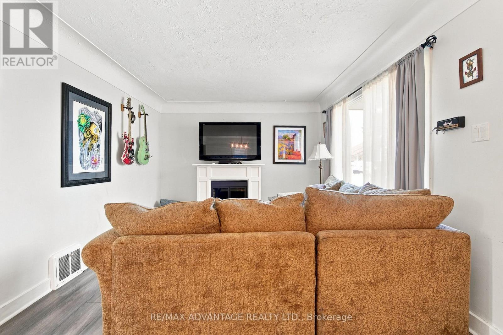 77 First Avenue, St. Thomas, Ontario  N5R 4N6 - Photo 7 - X13701110