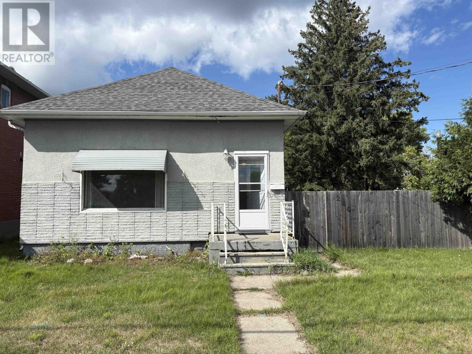 240 Third ST W, Fort Frances, Ontario