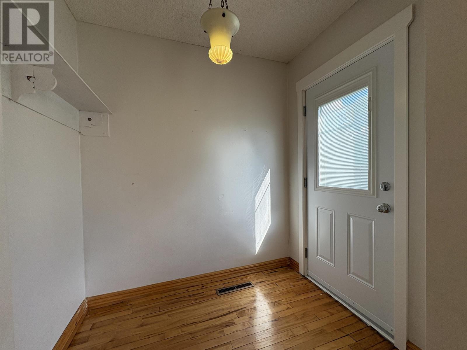 240 Third St W, Fort Frances, Ontario  P9A 3A5 - Photo 3 - TB2602405