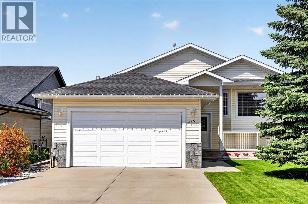 219 Hillcrest Boulevard, Strathmore, Alberta  T1P 1Z6 - Photo 3 - A2319926