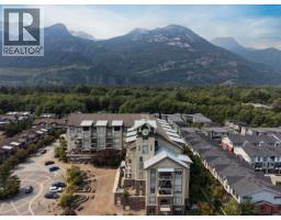 305 1211 VILLAGE GREEN WAY, Squamish, British Columbia