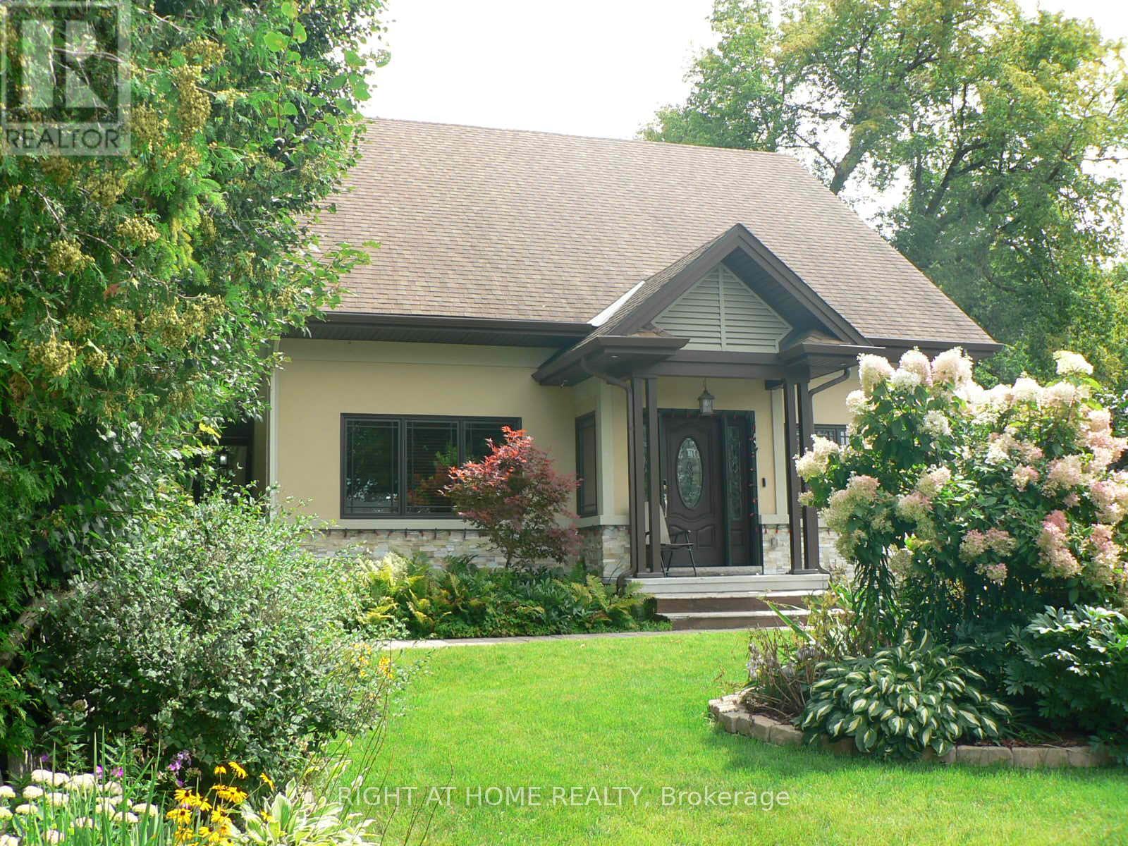 1271 FIELD STREET, Ottawa, Ontario