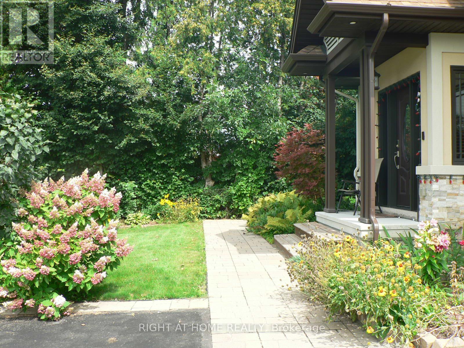 1271 Field Street, Ottawa, Ontario  K2C 2P9 - Photo 3 - X13701088