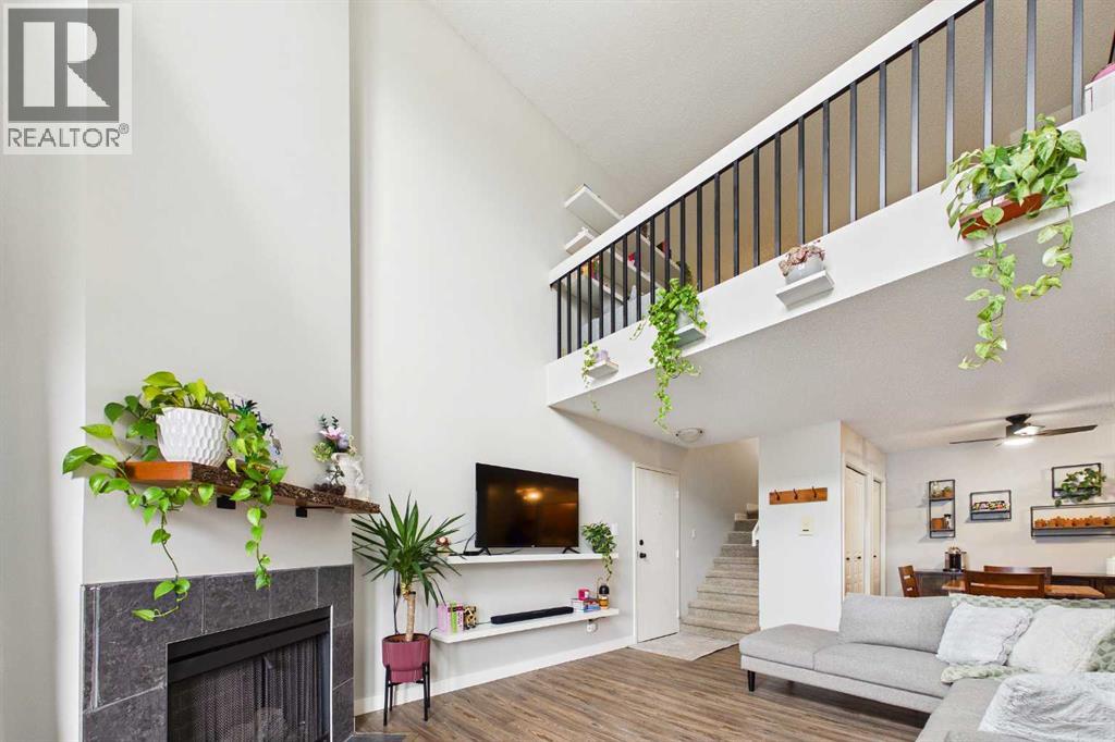 831, 6400 Coach Hill Road SW, Calgary, Alberta  T3H 1B8 - Photo 1 - A2338874