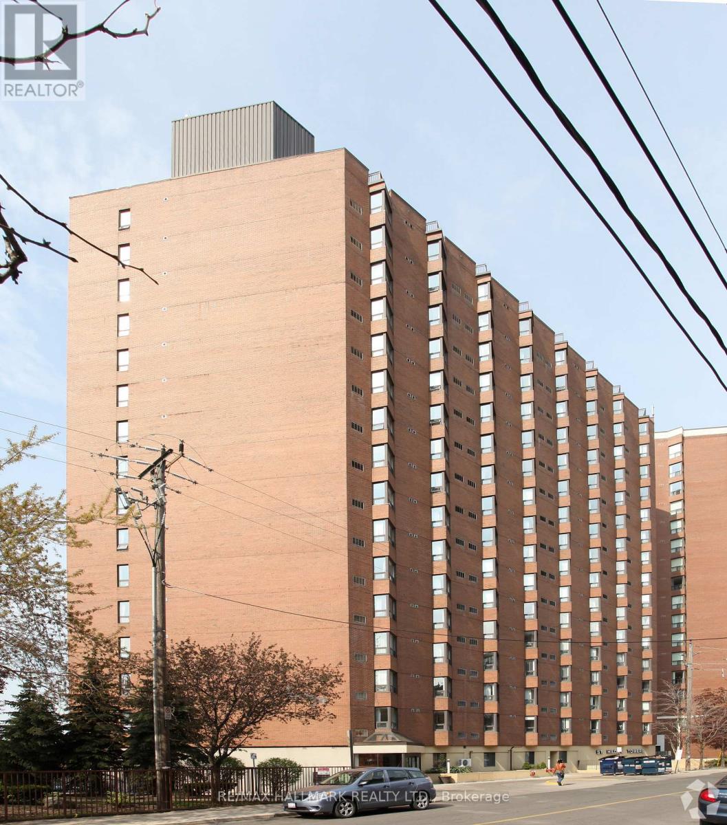 1 - 800 Vaughan Road, Toronto, Ontario M6E 2Z4 - Photo 1 - C13701130