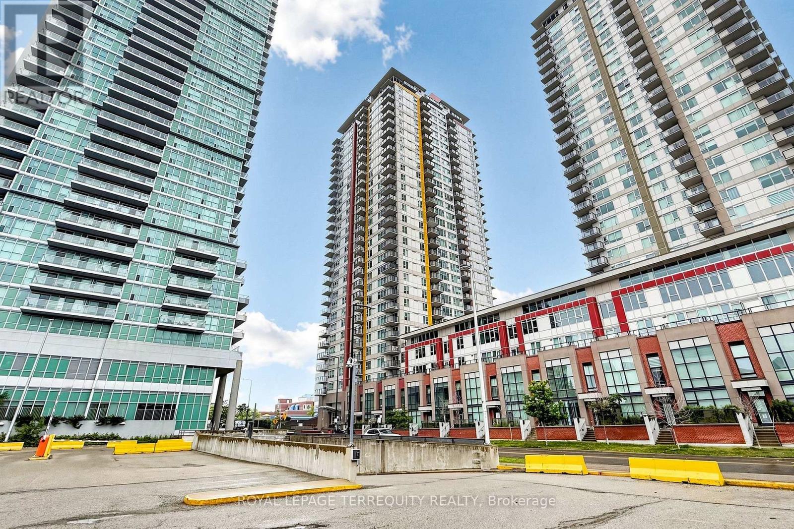 2105 - 25 TOWN CENTRE COURT, Toronto, Ontario