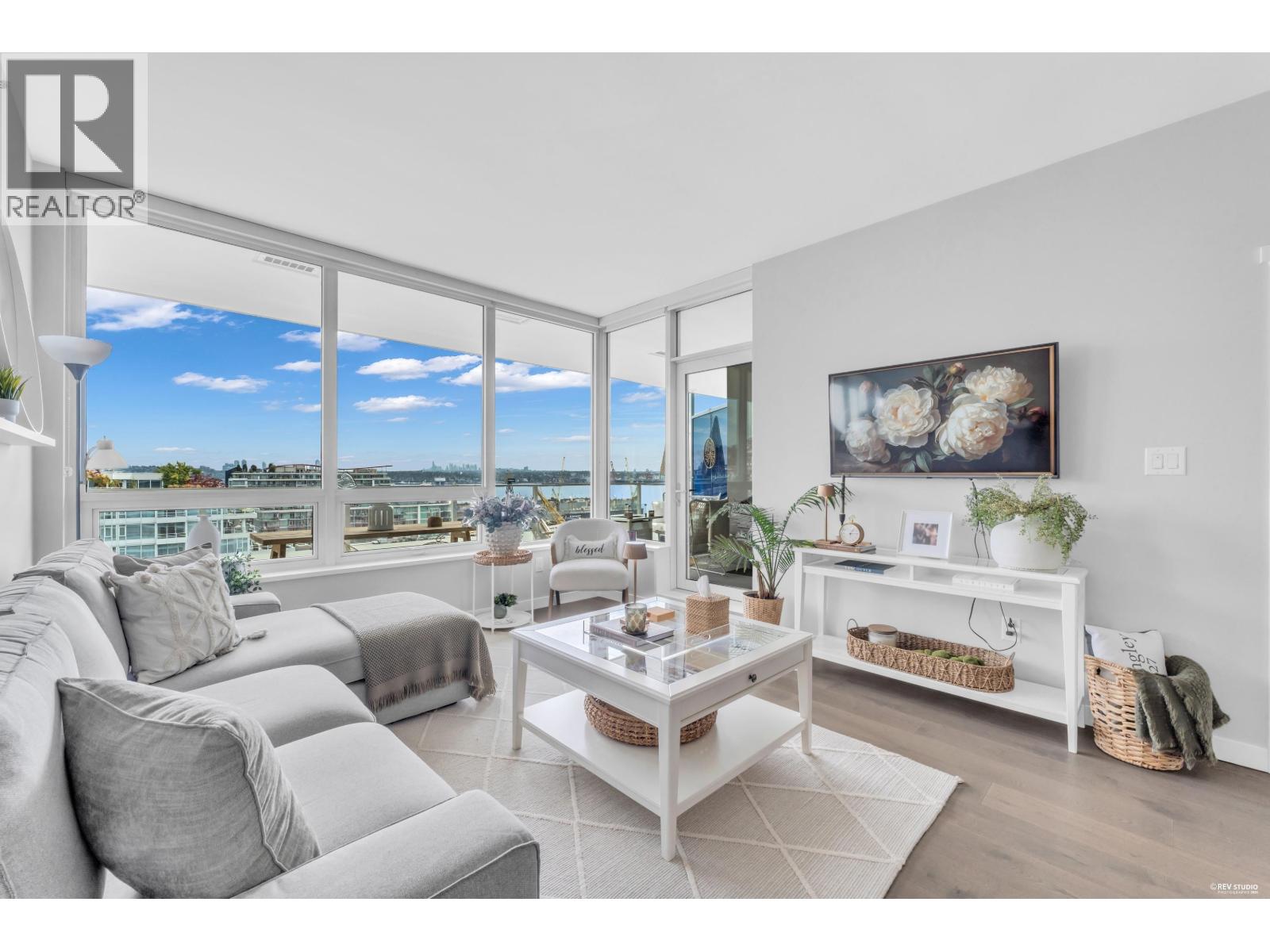 1309 118 Carrie Cates Court, North Vancouver, British Columbia  V7M 0G6 - Photo 2 - R3157849