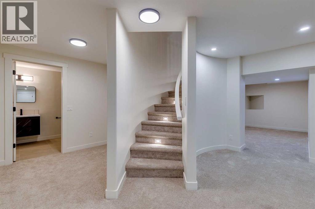 16 Simcrest Point SW, Calgary, Alberta  T3H 4K1 - Photo 38 - A2339079