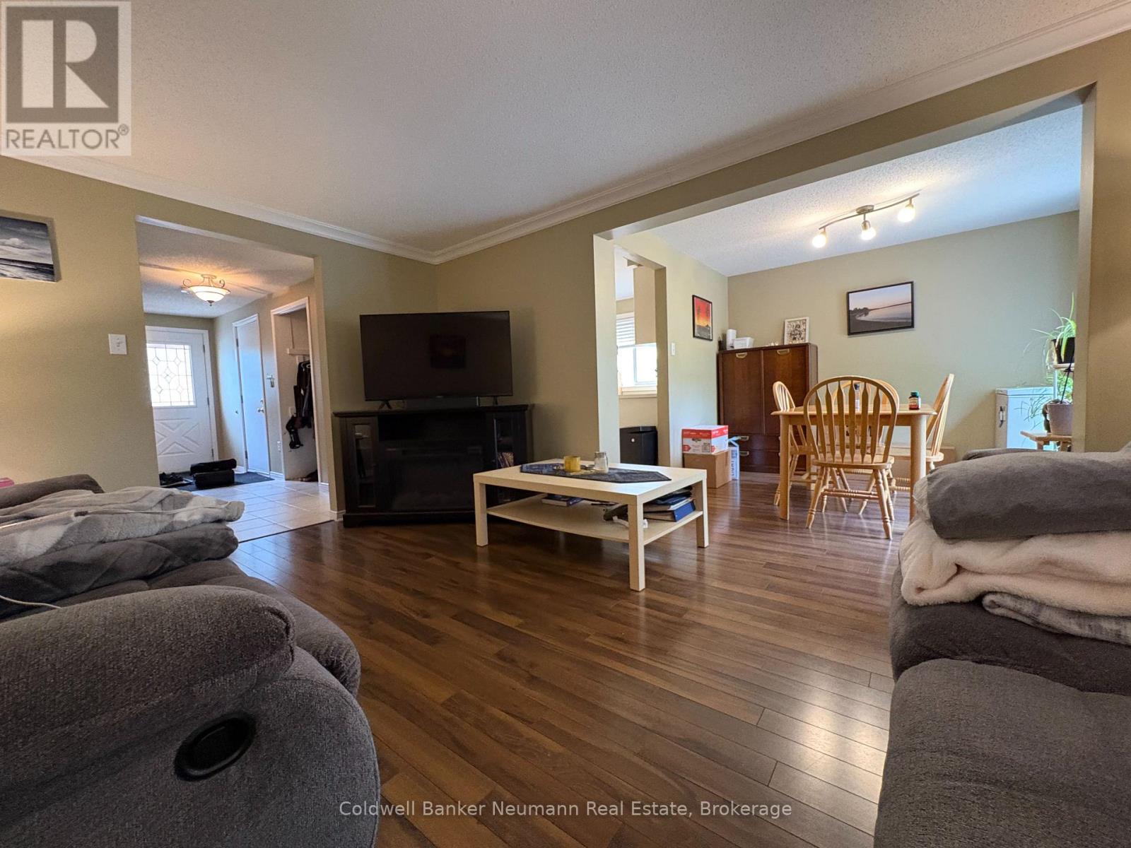 UPPER - 120 MOSS PLACE, guelph (kortright west), Ontario