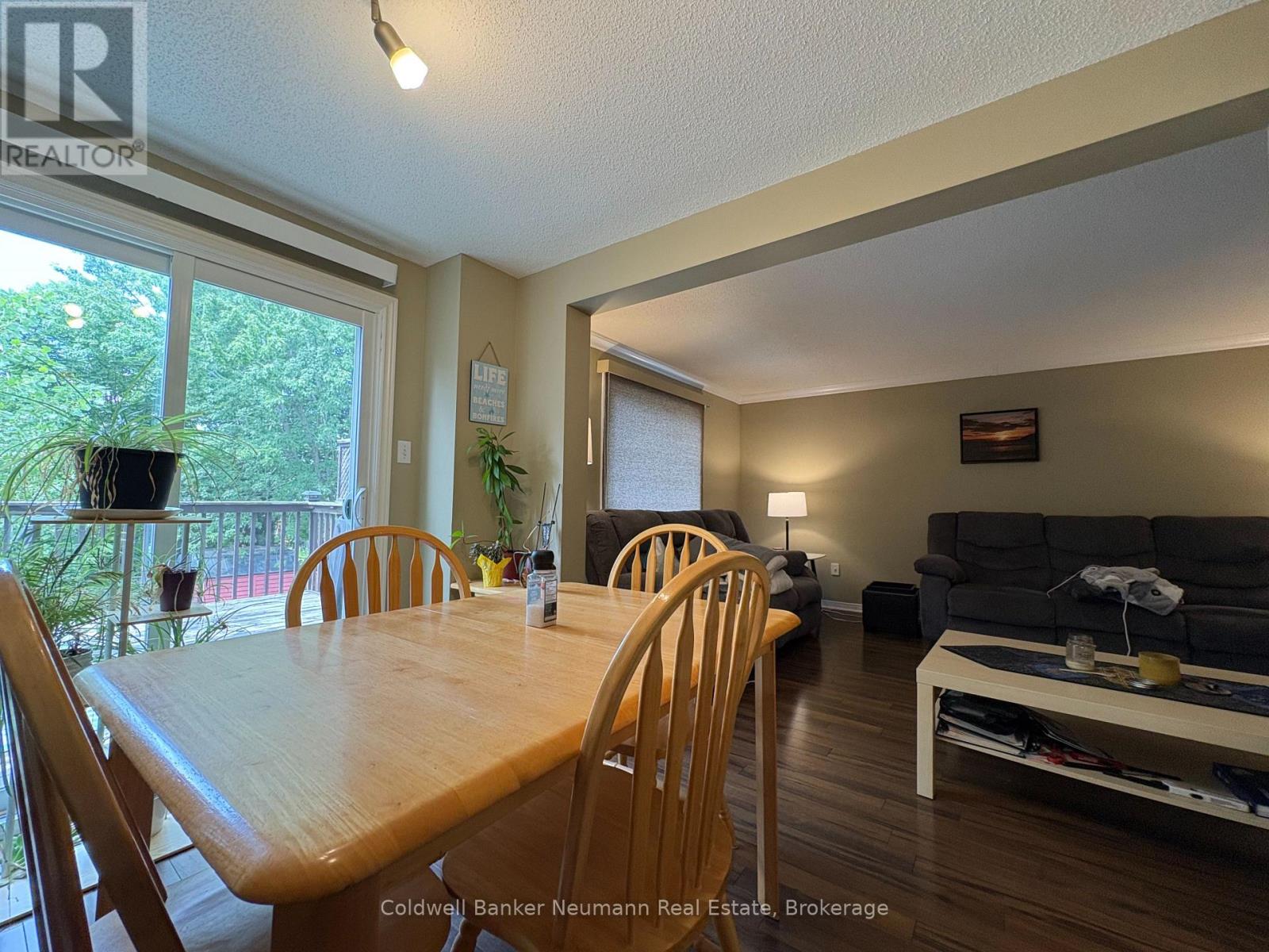Upper - 120 Moss Place, Guelph, Ontario  N1G 4V4 - Photo 5 - X13701112