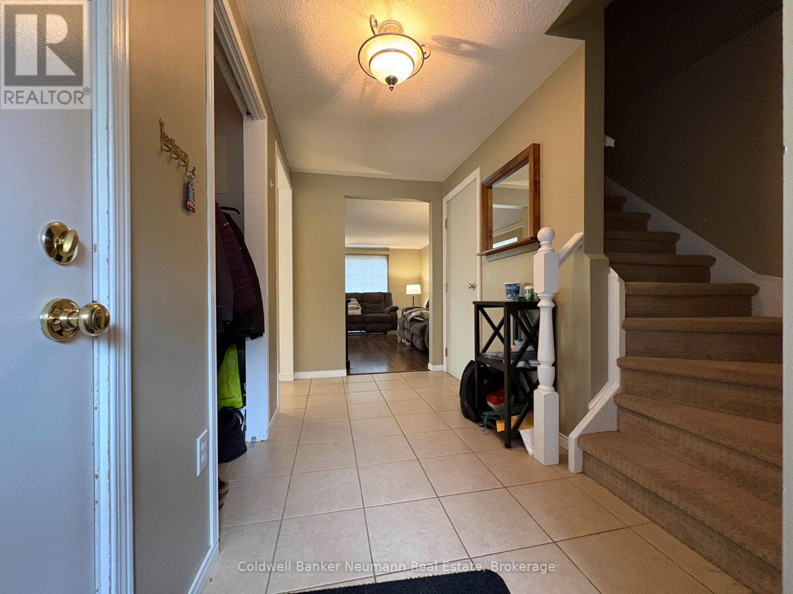 Upper - 120 Moss Place, Guelph, Ontario  N1G 4V4 - Photo 6 - X13701112