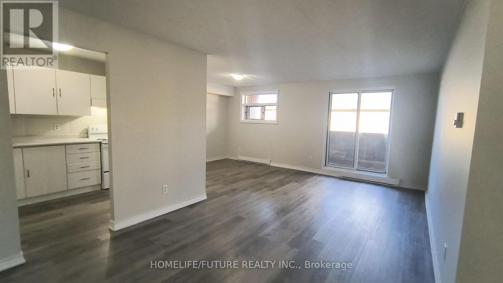 304 - 560 Bloor Street E, Oshawa, Ontario  L1H 3N2 - Photo 4 - E13701076