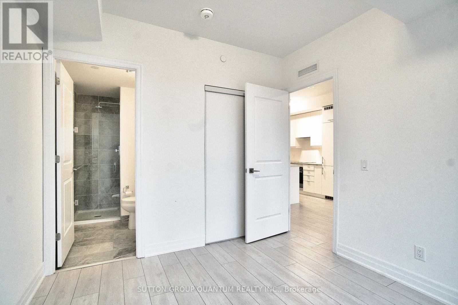 1705 - 30 Elm Drive W, Mississauga, Ontario  L5B 0N6 - Photo 13 - W13701022