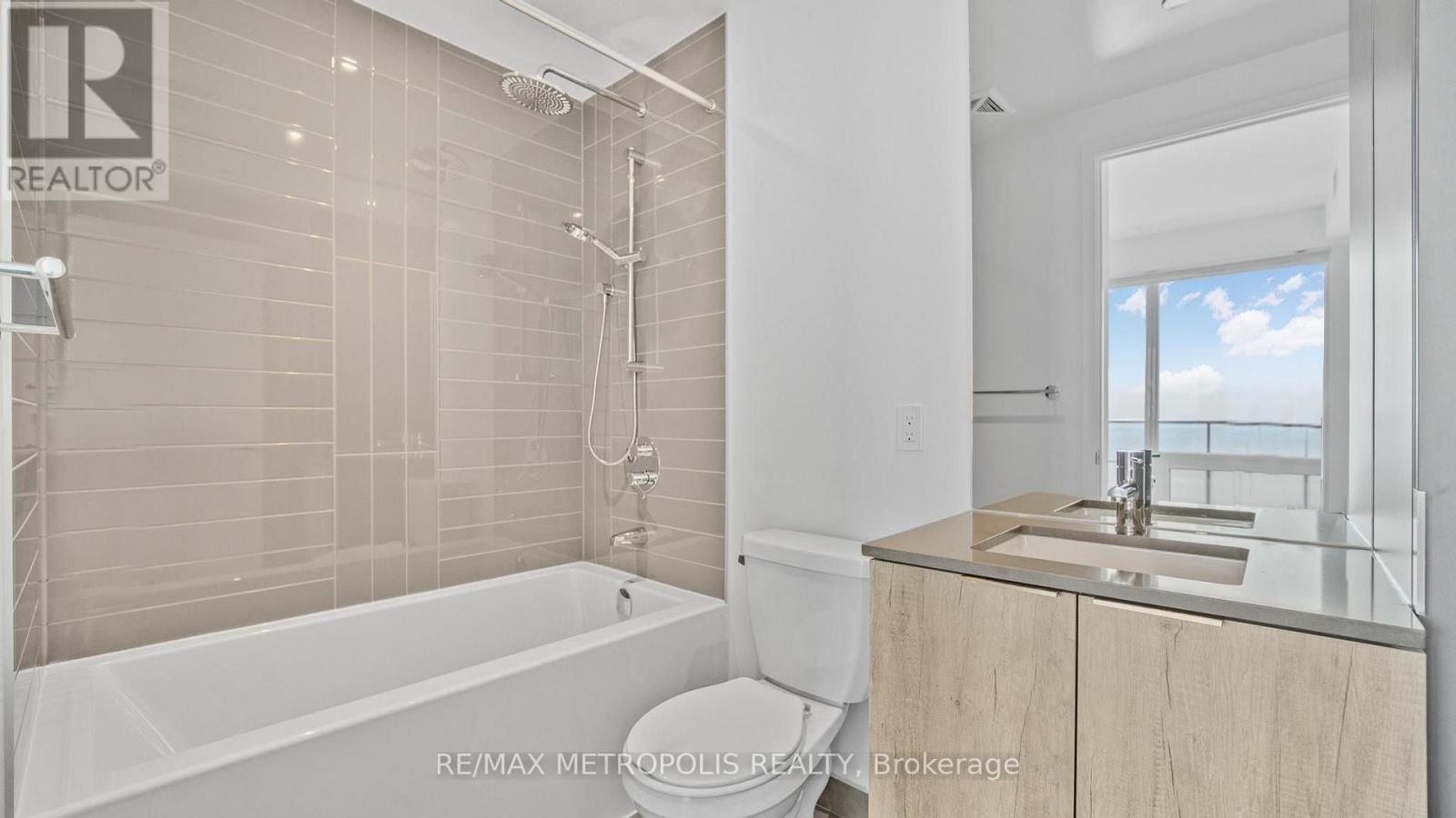 448 Burnhamthorpe Rd W 5611, Mississauga, Ontario L5B 0R4 - Photo 12 - W13701050