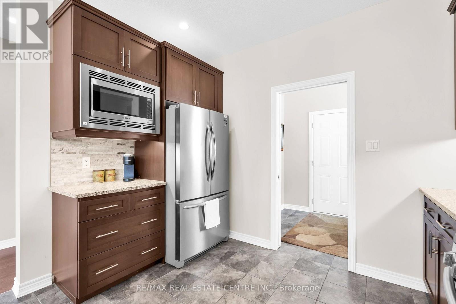 35 St. Paul's Place, Orangeville, Ontario  L9W 0A5 - Photo 5 - W13701060