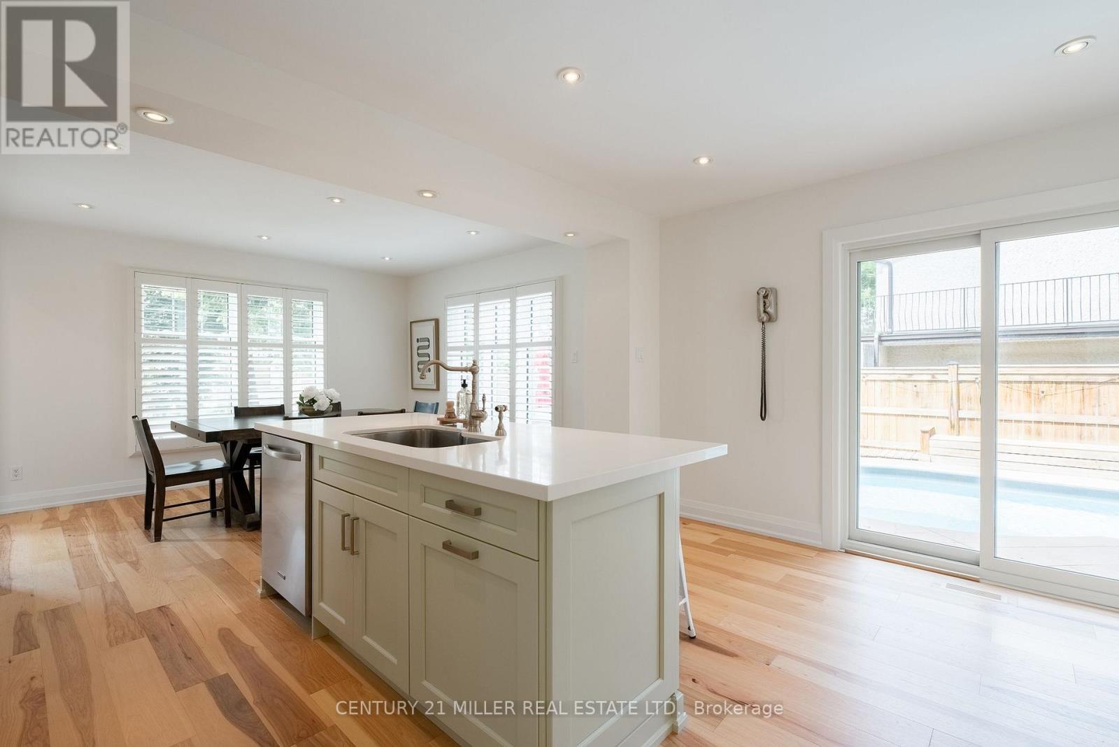579 Fourth Line, Oakville, Ontario L6L 5B1 - Photo 15 - W13701108