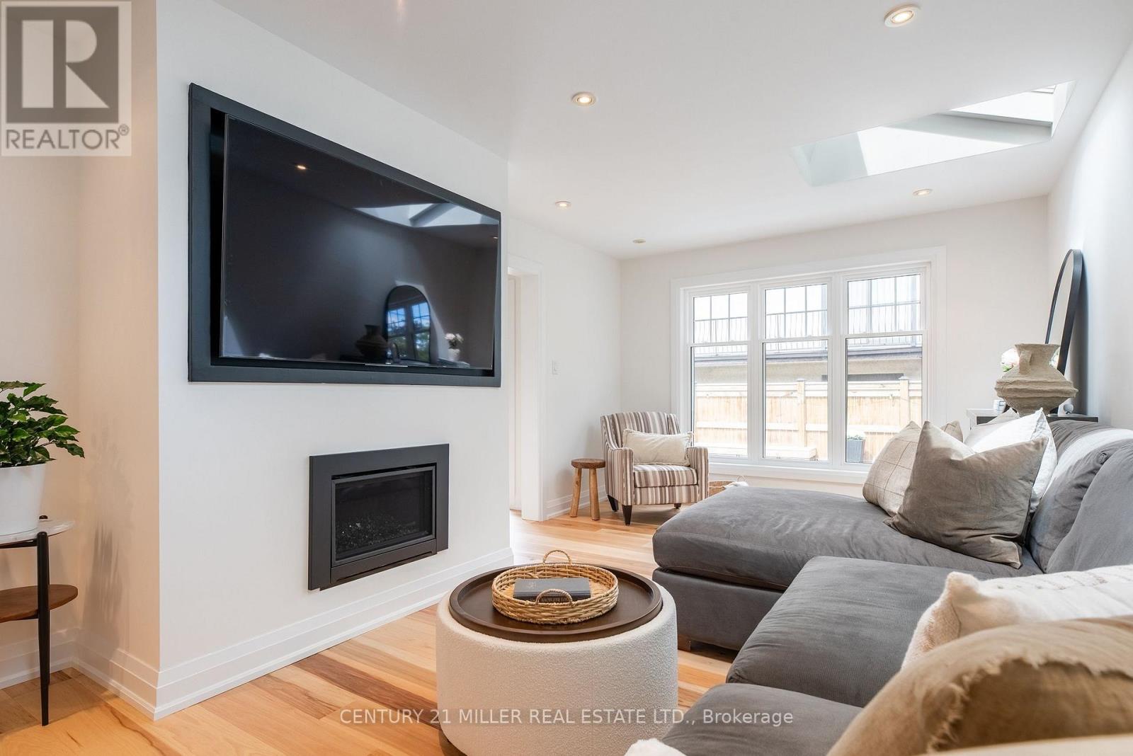 579 Fourth Line, Oakville, Ontario L6L 5B1 - Photo 16 - W13701108